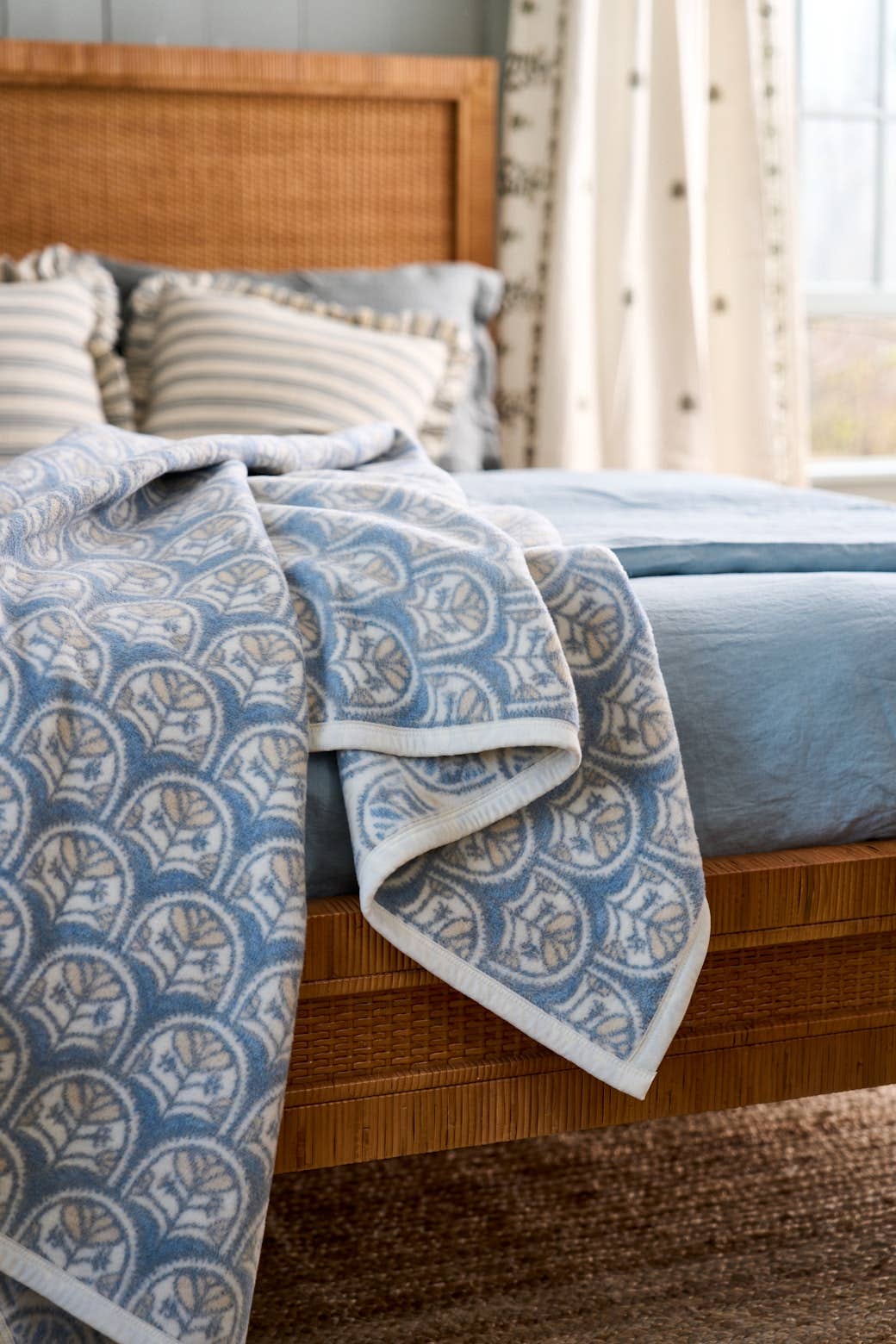 Cottage Scallop Blanket: Original