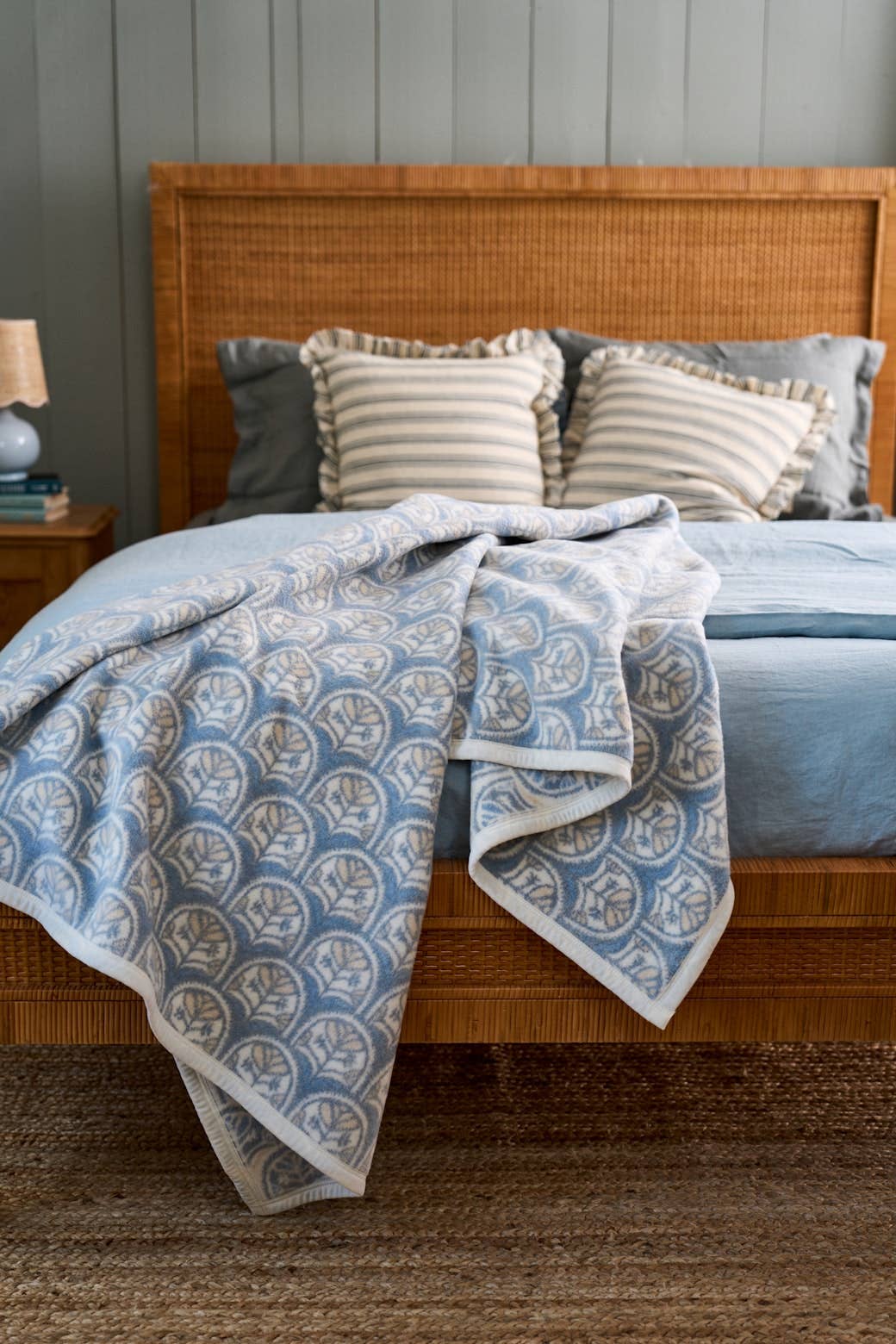 Cottage Scallop Blanket: Original