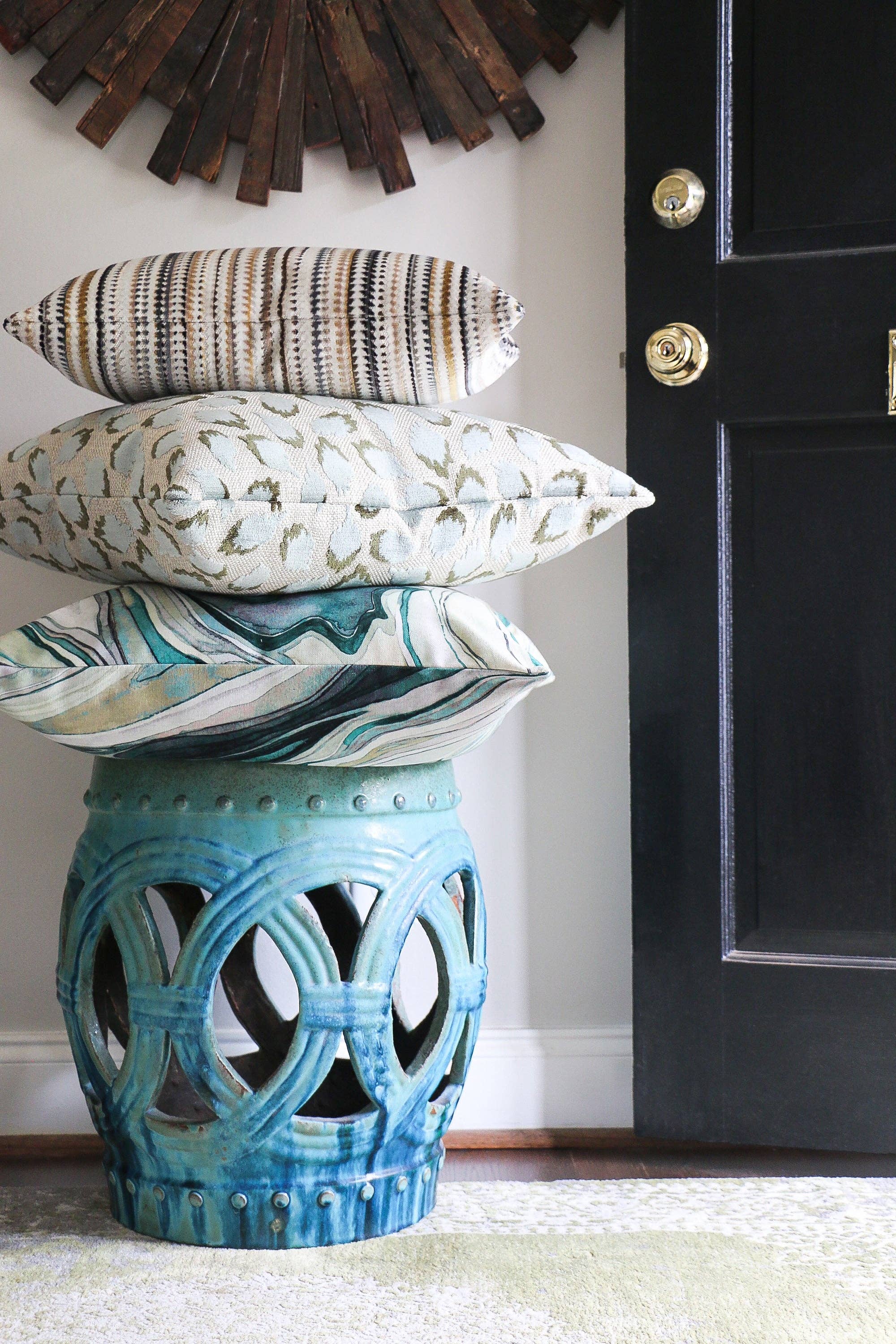 Lottie: Mineral, 22x22", includes insert