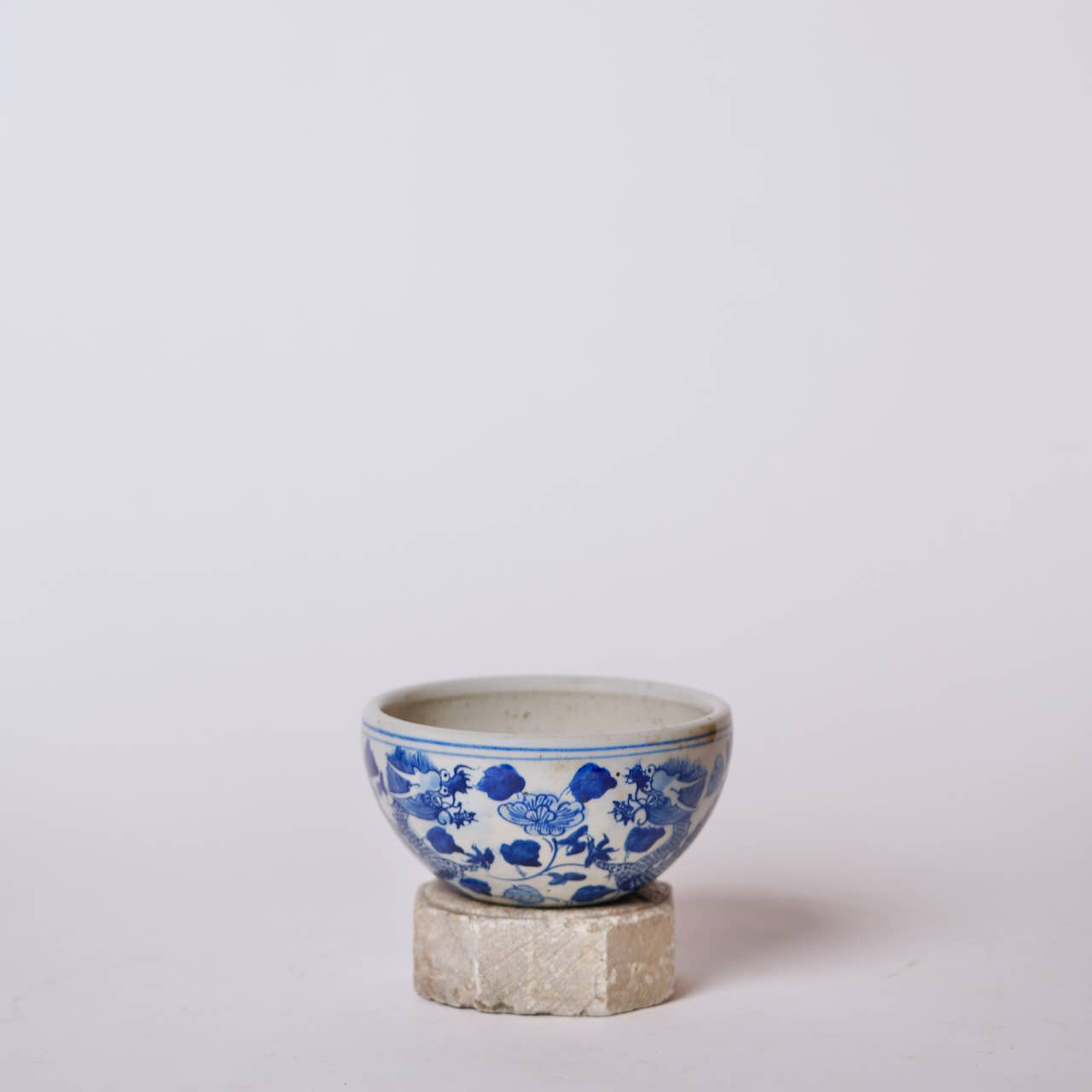 Blue and White Porcelain Auspicious Dragon Bowl