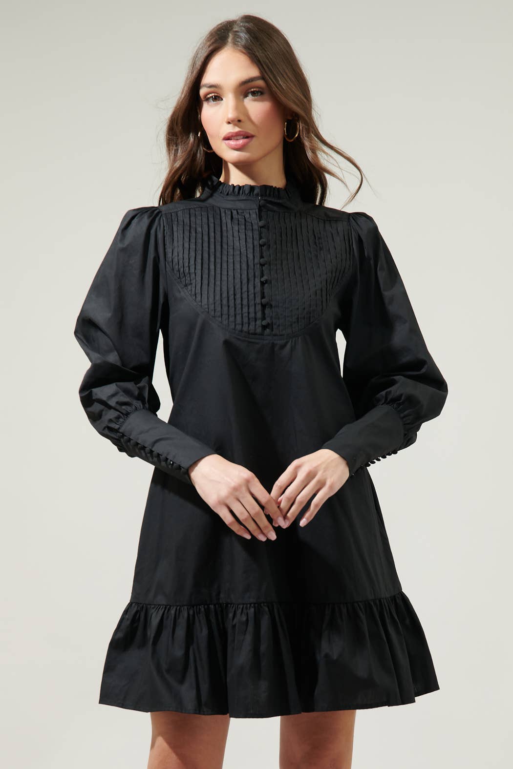 Beacher Pintuck Shift Dress: Black / L