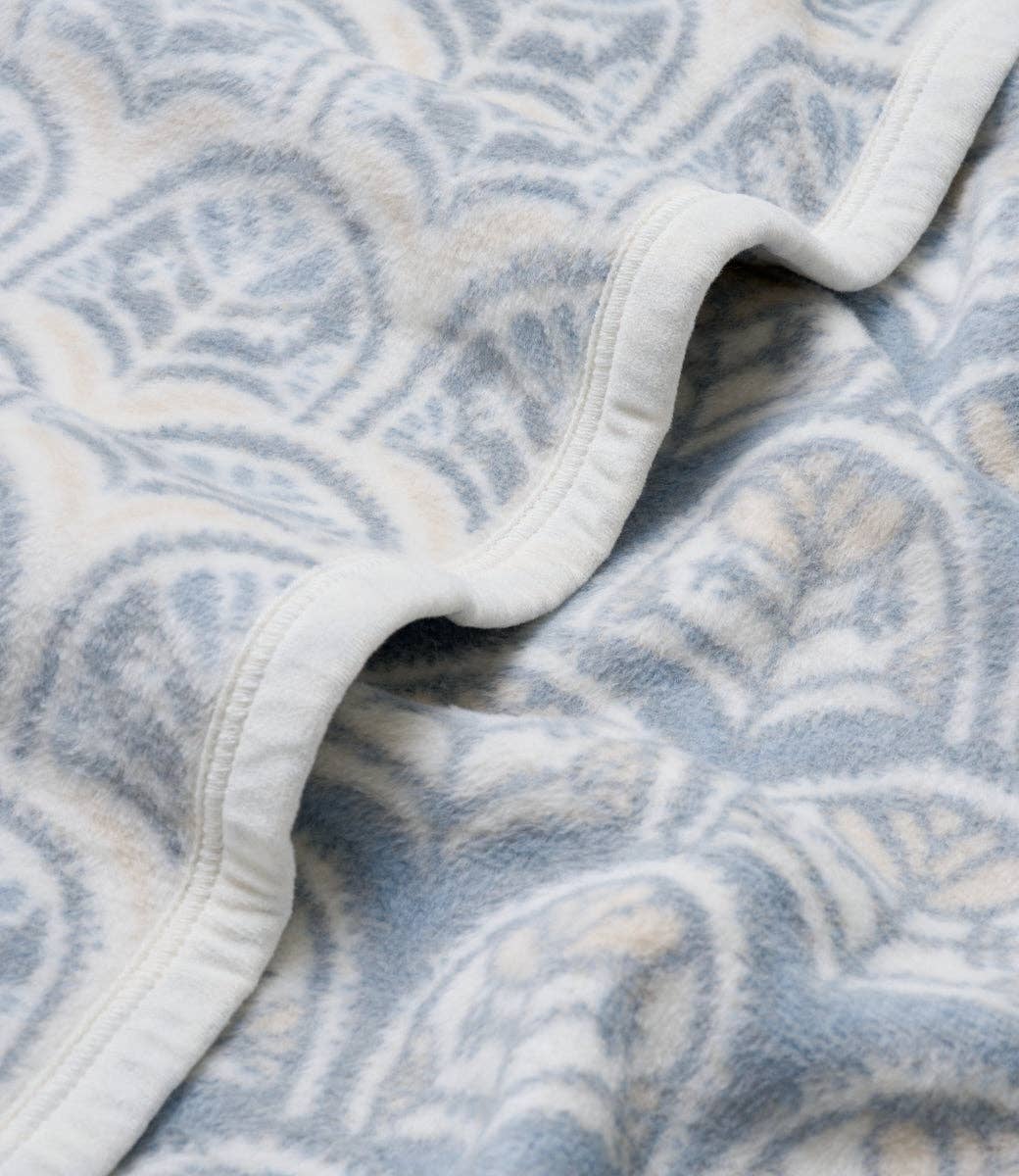 Cottage Scallop Blanket: Original