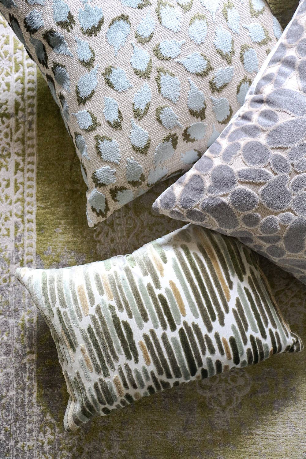 Lottie: Mineral, 22x22", includes insert