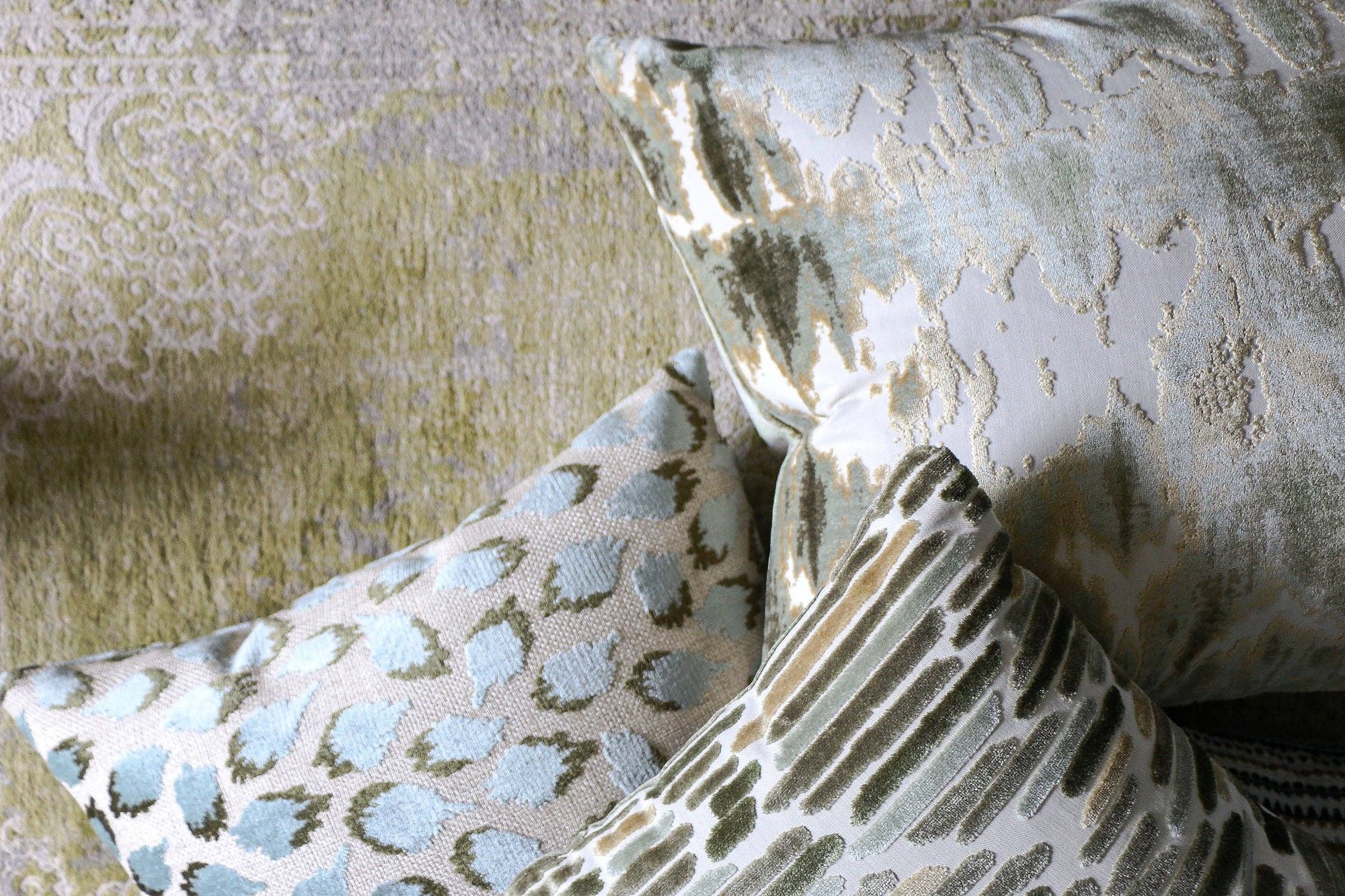 Lottie: Mineral, 22x22", includes insert