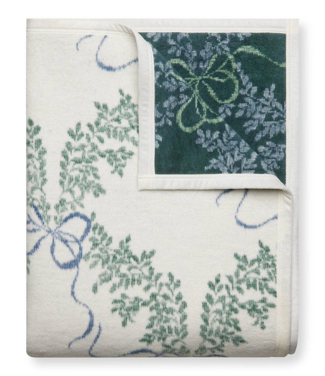 Boxwood Wreaths Blanket: Original