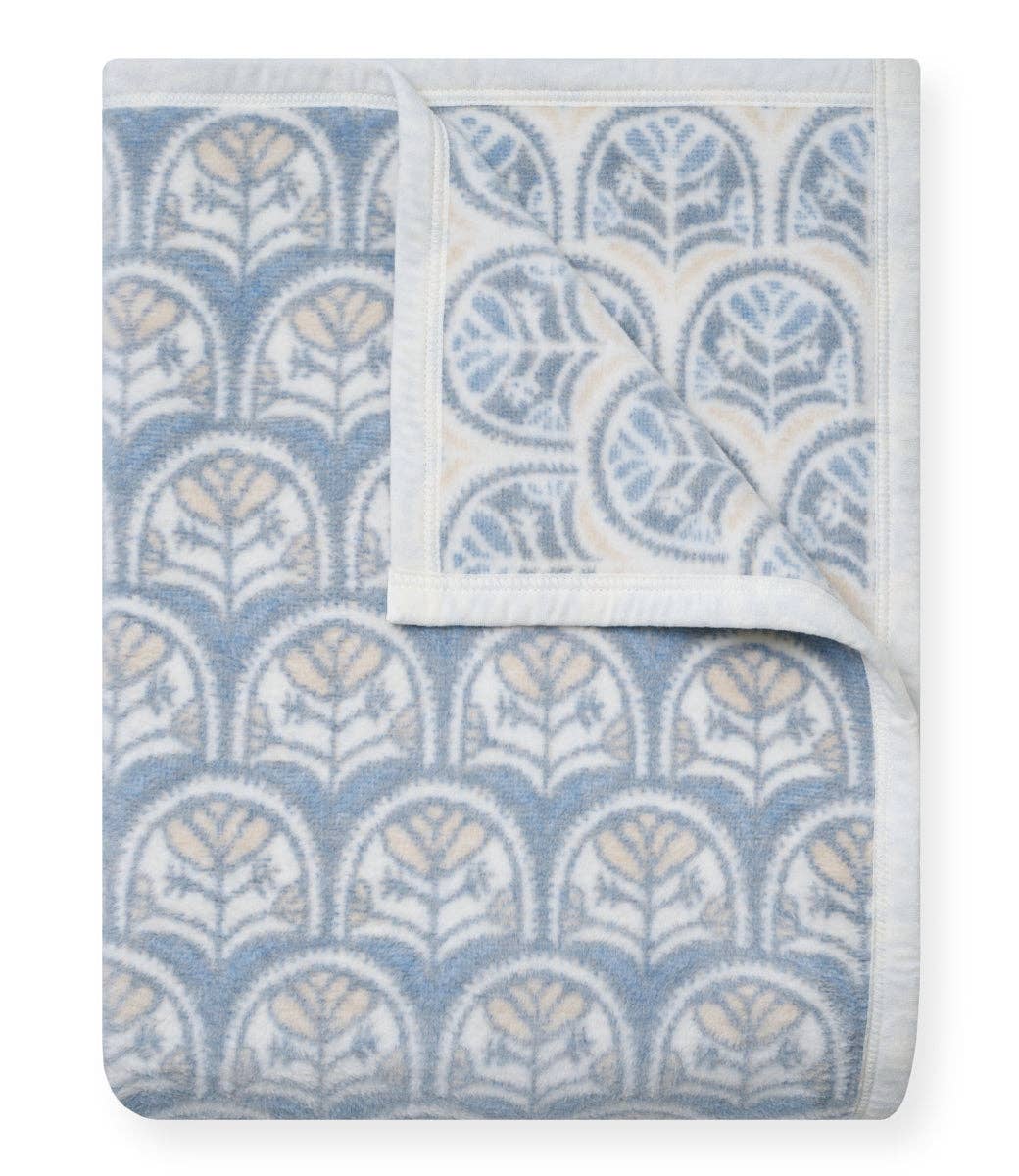 Cottage Scallop Blanket: Original
