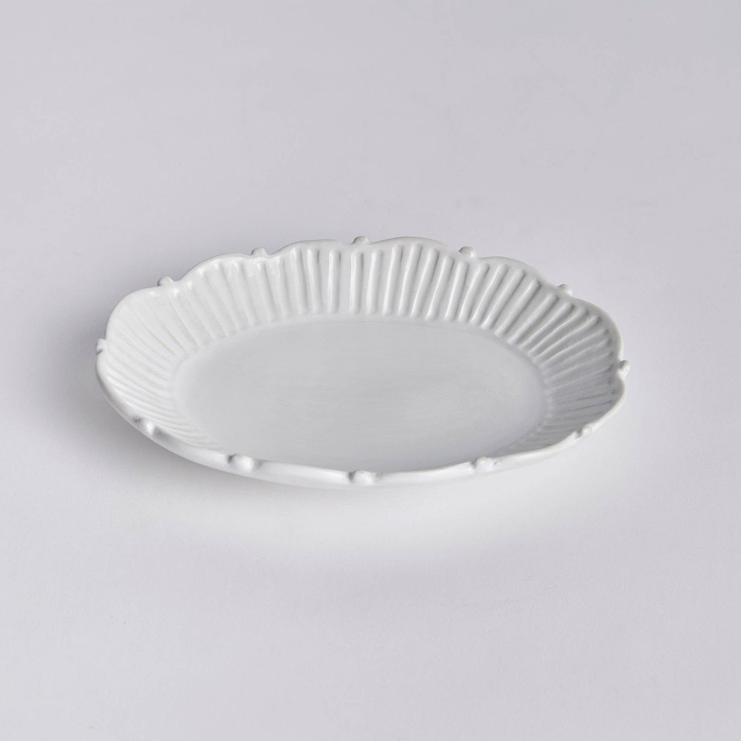 Mabel Round Serving Tray: White / Ceramic