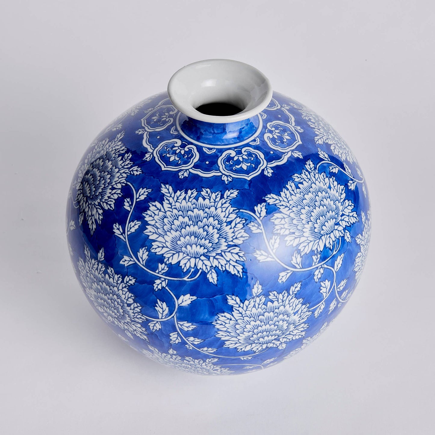 Barclay Butera Dynasty Tang Vase: Classic Blue/White / Ceramic