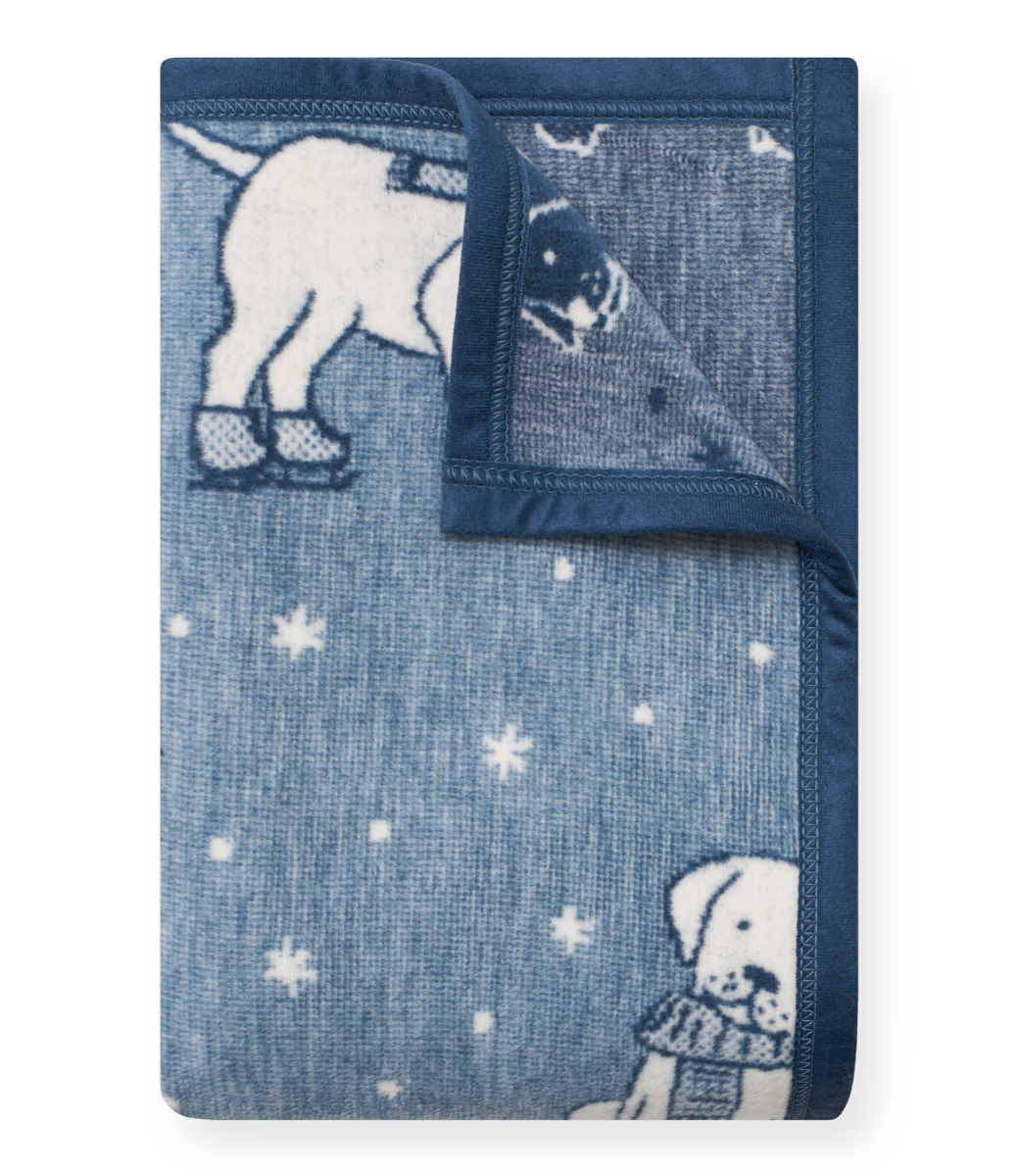Winter Puppies Midi Blanket: Midi