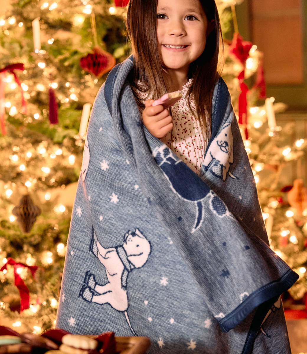 Winter Puppies Midi Blanket: Midi